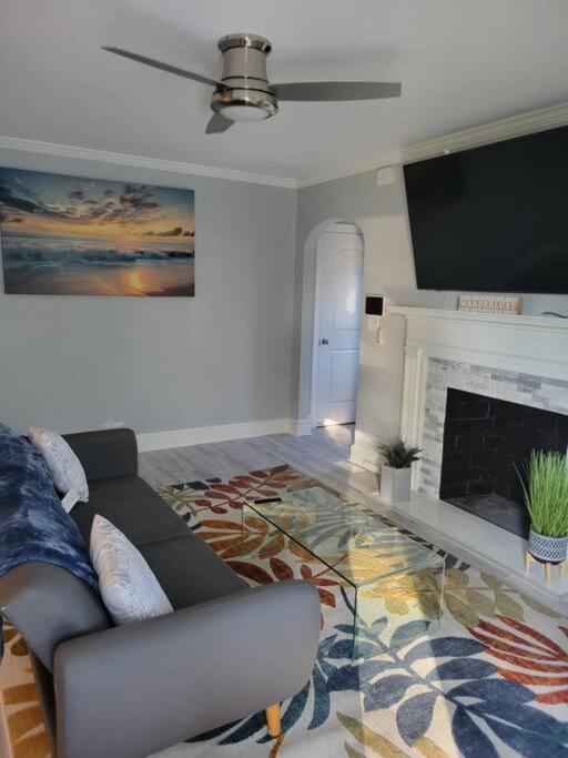 Modern Place In A Perfect Spot Holiday home Charlotte