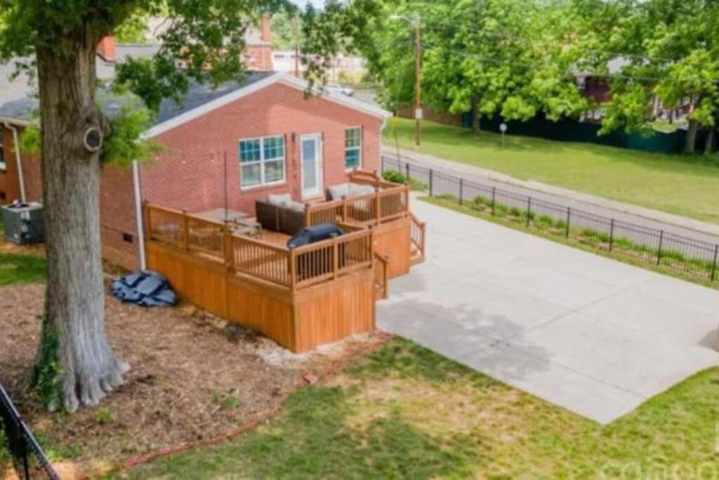 Holiday home Modern Place In A Perfect Spot Charlotte