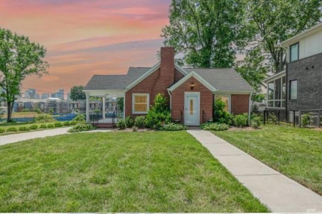Modern Place In A Perfect Spot Holiday home Charlotte