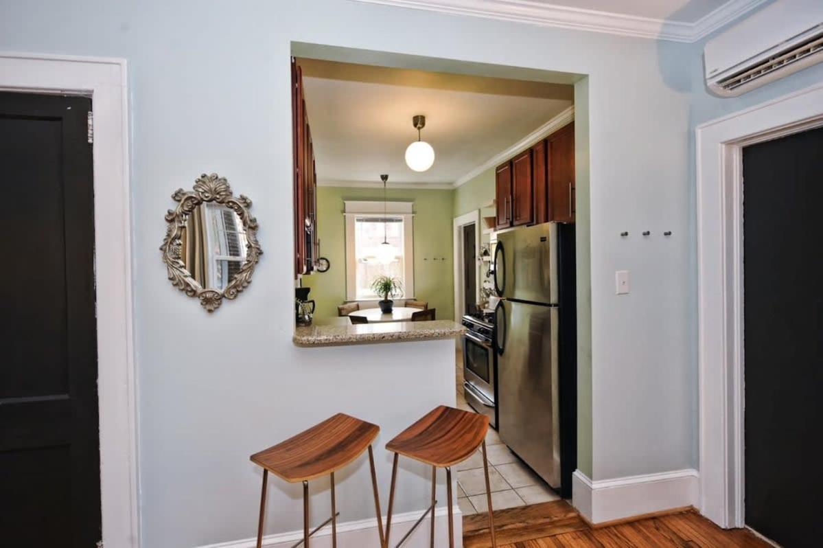 Chic 1 Bedroom Units Near Dilworth Holiday home