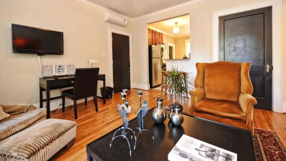 Chic 1 Bedroom Units Near Dilworth