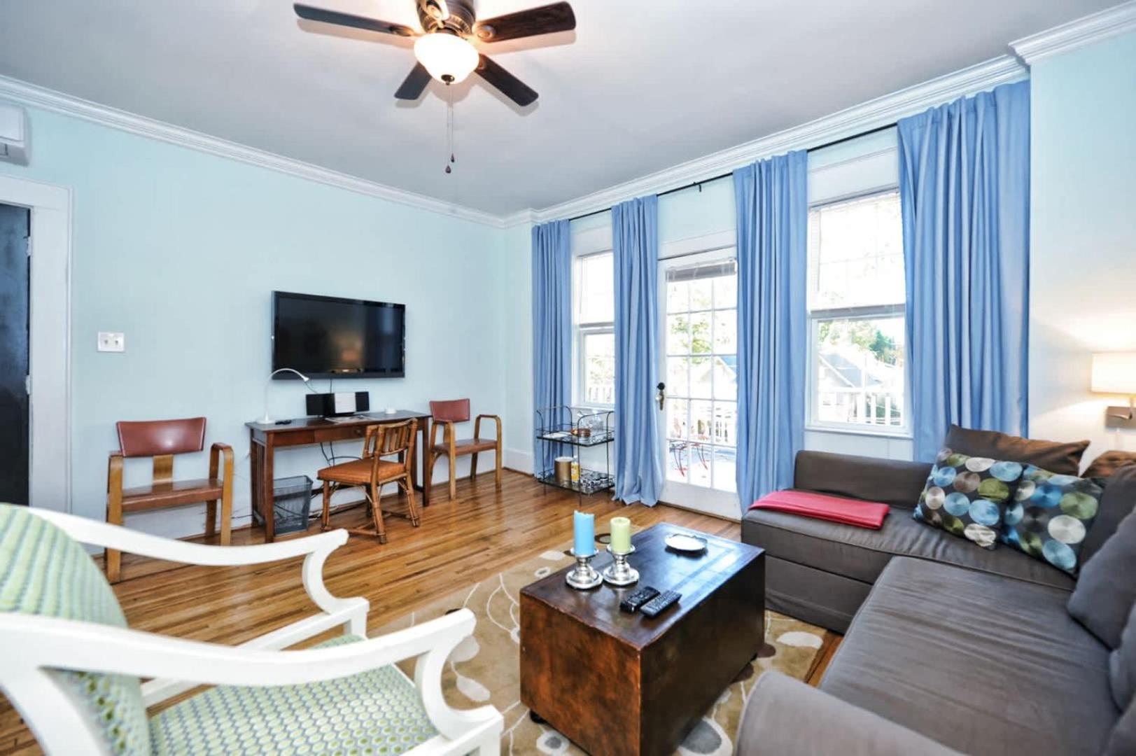 Chic 1 Bedroom Units Near Dilworth Holiday home *