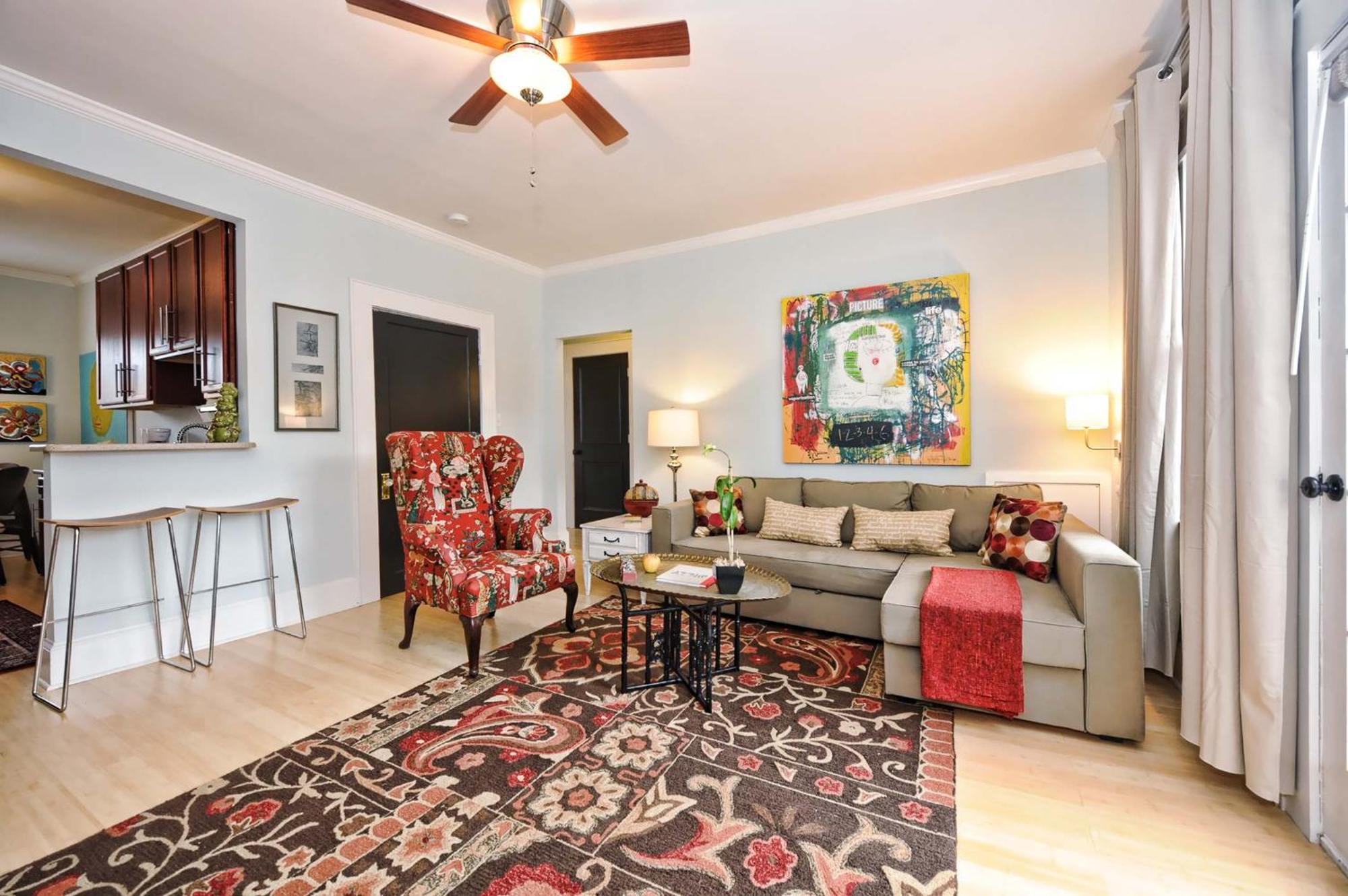 Chic 1 Bedroom Units Near Dilworth