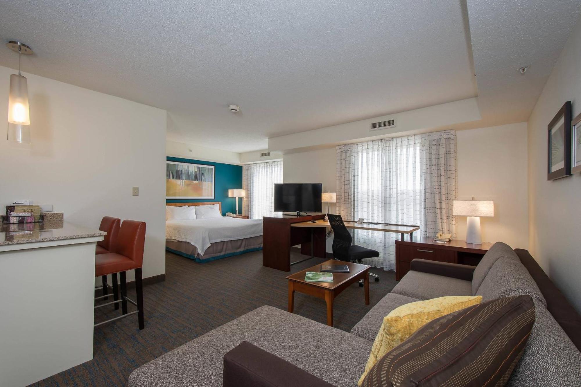 By Marriott Piper Glen 3* Charlotte