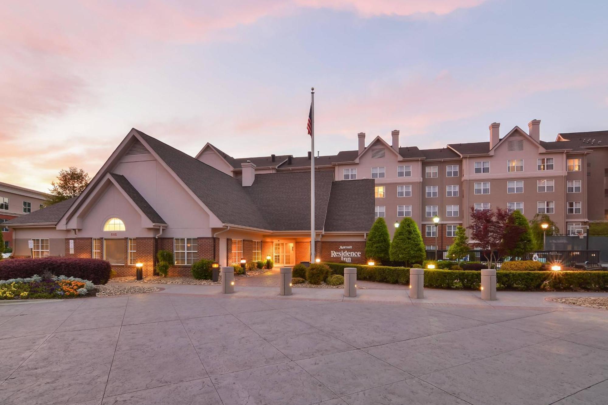 By Marriott Piper Glen Charlotte