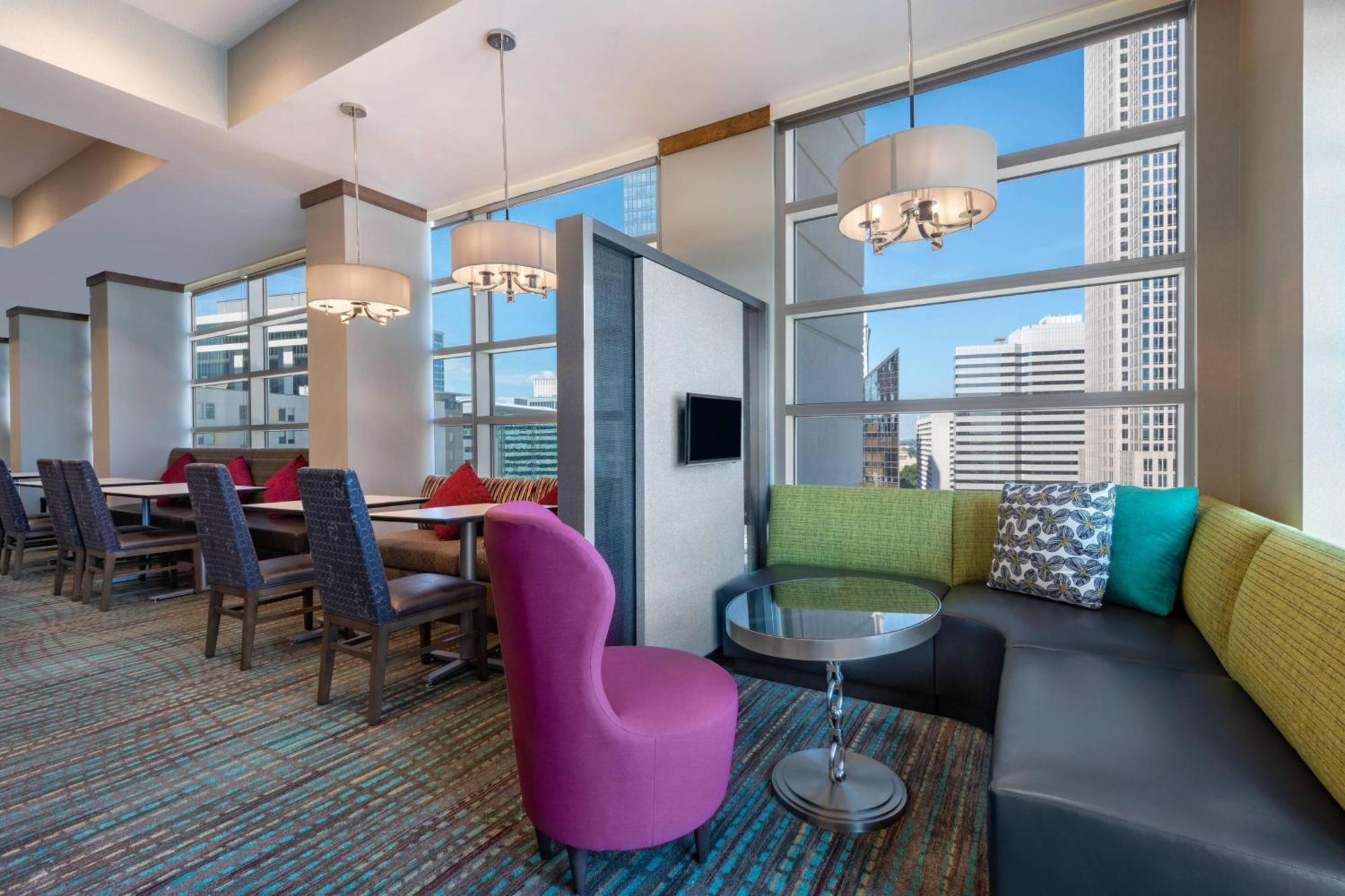 By Marriott Center Hotel Charlotte