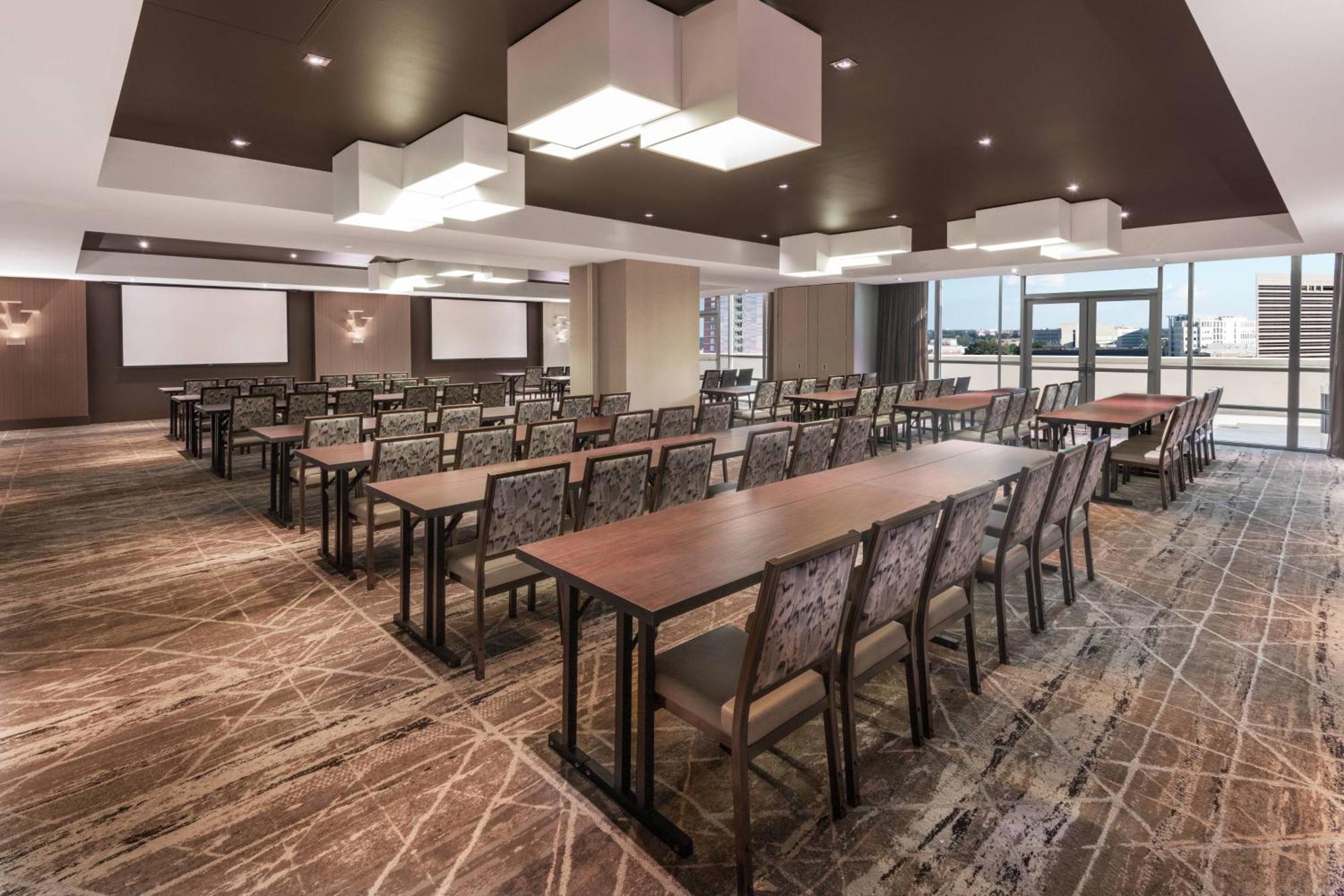 Hotel By Marriott Center Charlotte