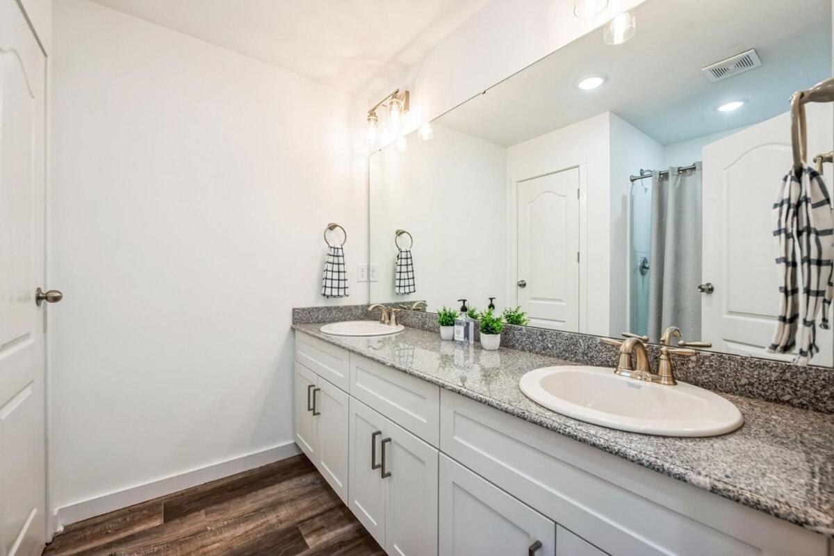 Holiday home Pet Friendly 3br House In Charlotte