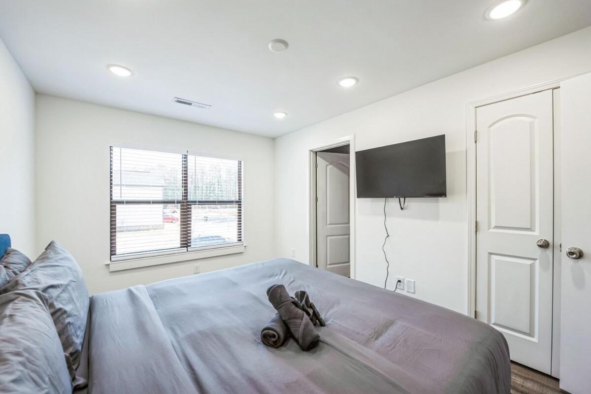 Pet Friendly 3br House In Charlotte