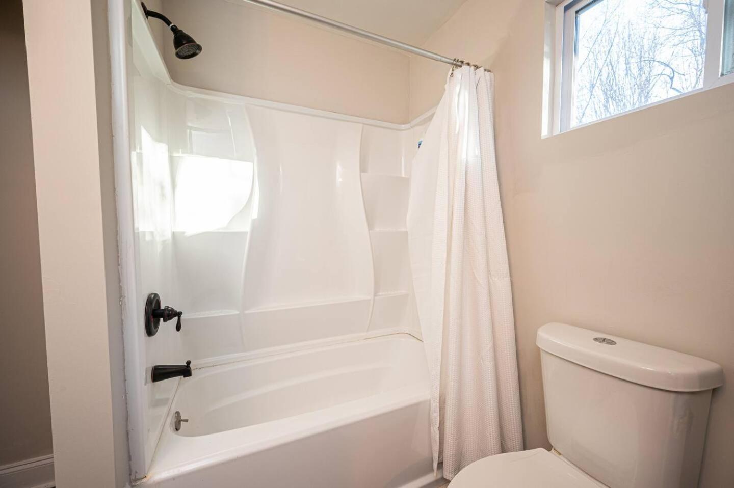 Comfy 3 Bed House,backyard,wifi-spacy Charlotte