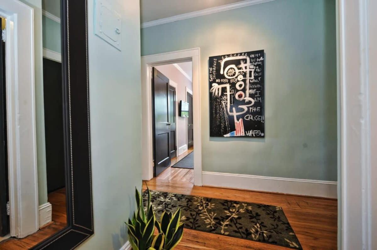 Vibrant And Cozy 2br Near Uptown With Balcony Holiday home *