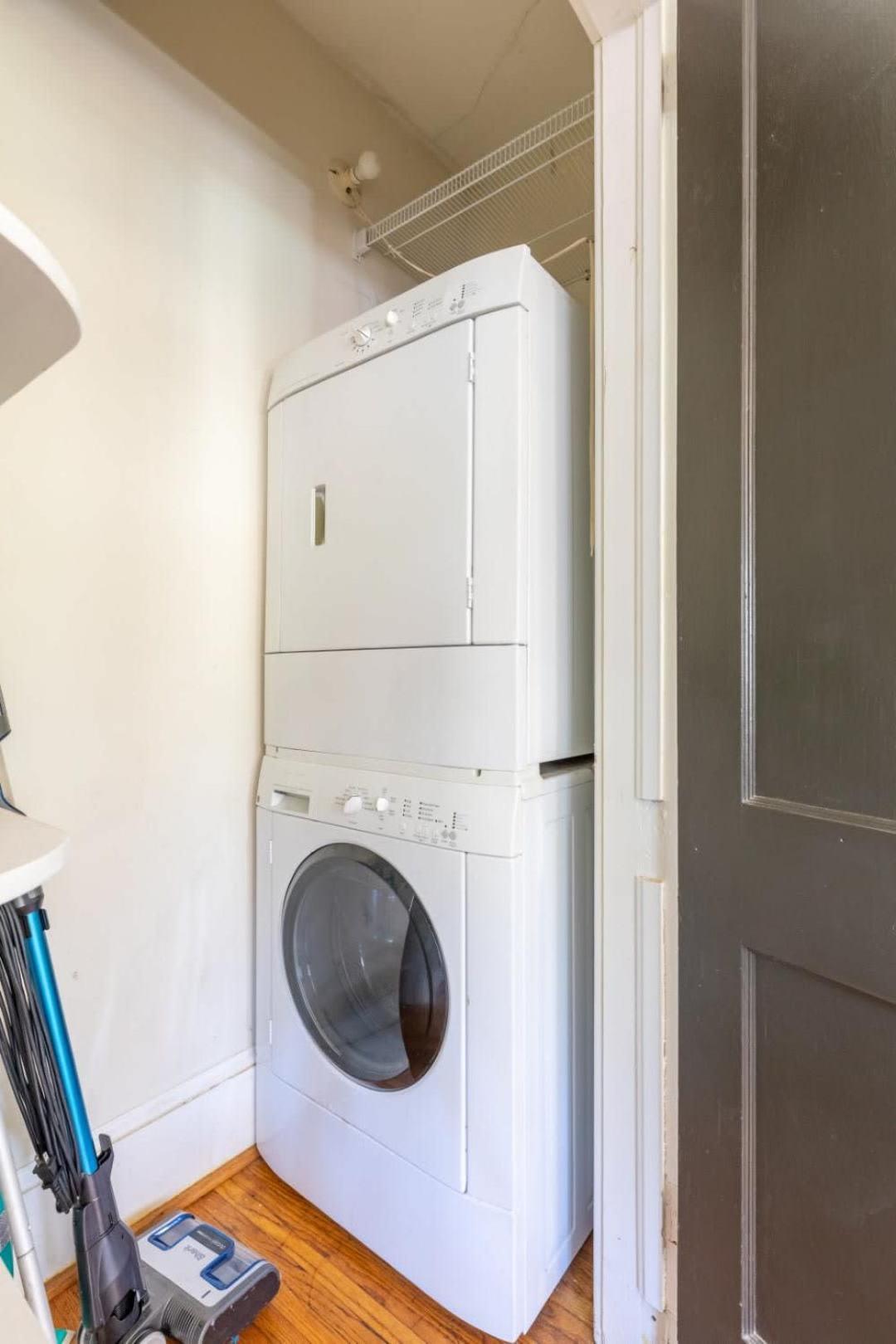 Lovely 2br Near Uptown Holiday home *