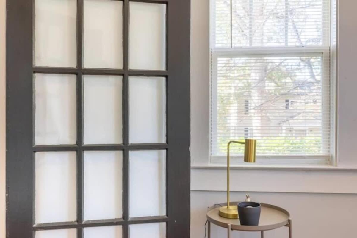 Lovely 2br Near Uptown Holiday home