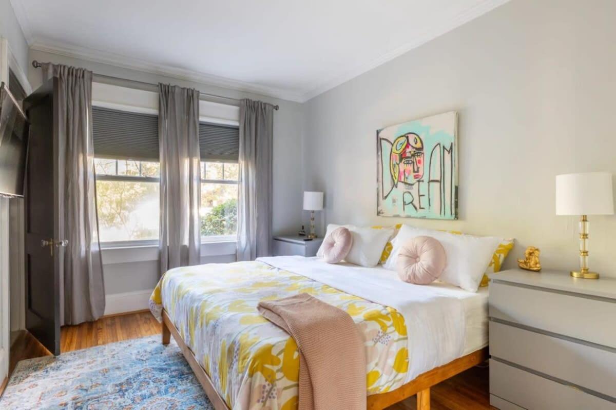 Lovely 2br Near Uptown Holiday home *