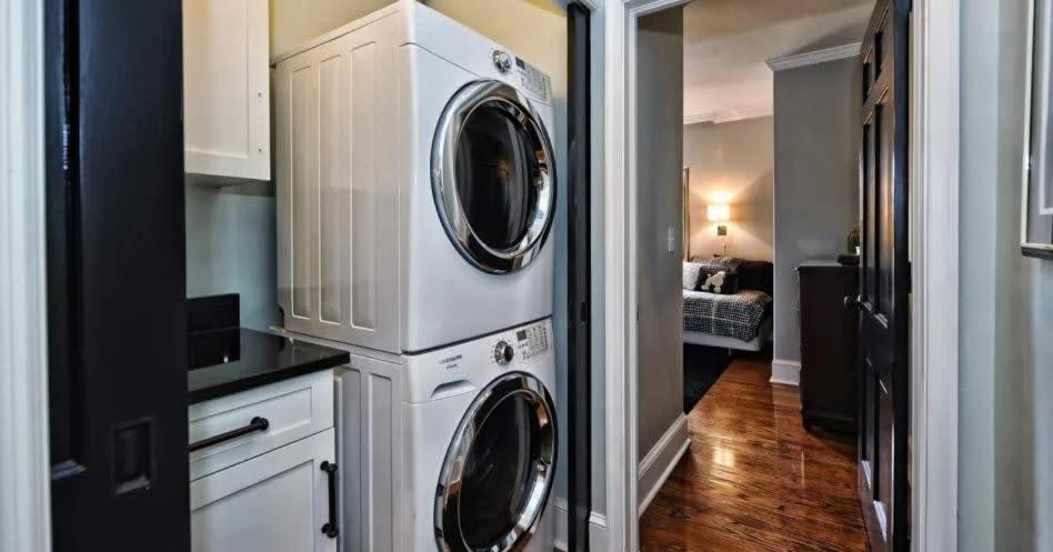 Beautifully Furnished Modern 2br With Balcony * Charlotte