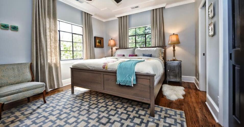 Beautifully Furnished Modern 2br With Balcony