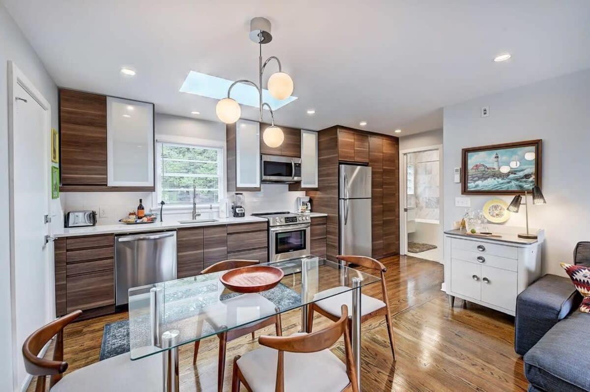Modern 1br In The Heart Of Clt Holiday home *