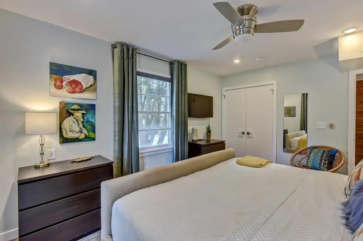 Spacious With Easy Access To Uptown Holiday home Charlotte