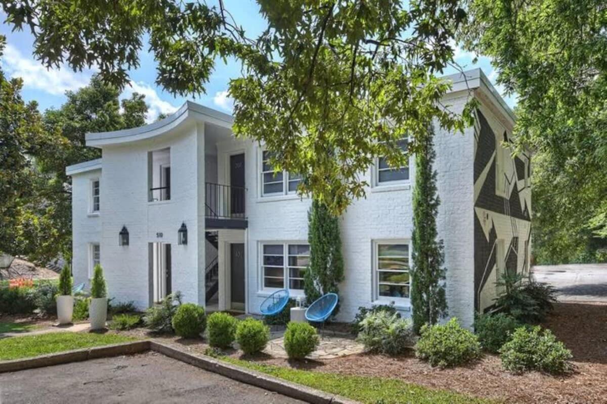 Spacious With Easy Access To Uptown