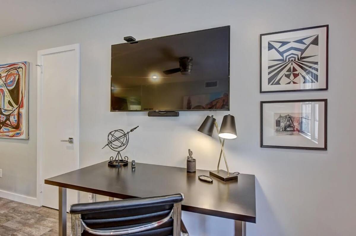 Spacious With Easy Access To Uptown *