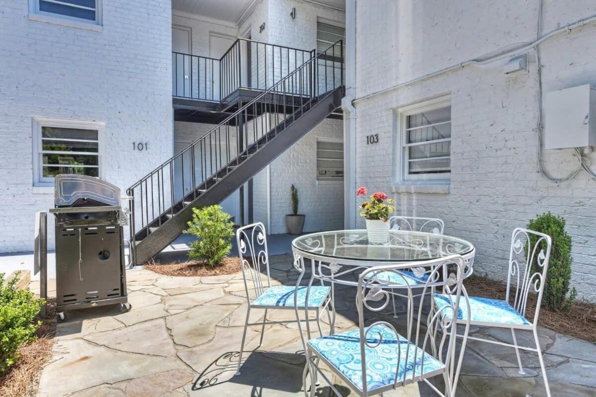 Spacious Conveniently Located 1br In Myers Park Holiday home