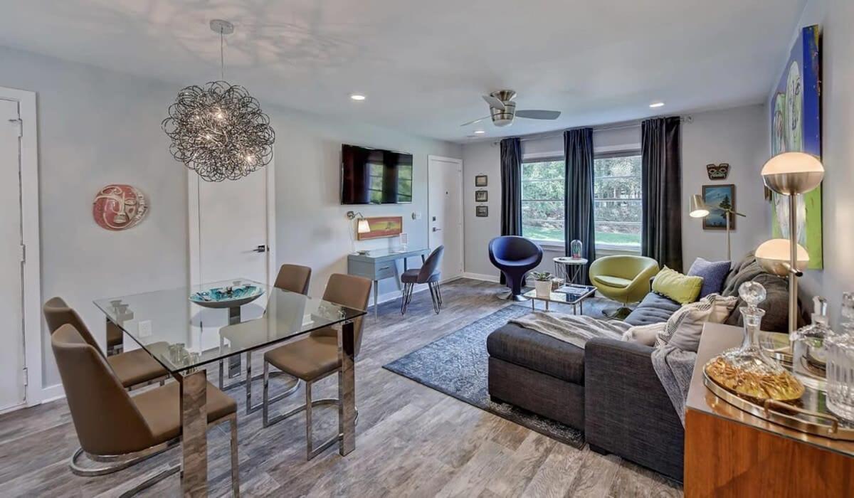Spacious Conveniently Located 1br In Myers Park *