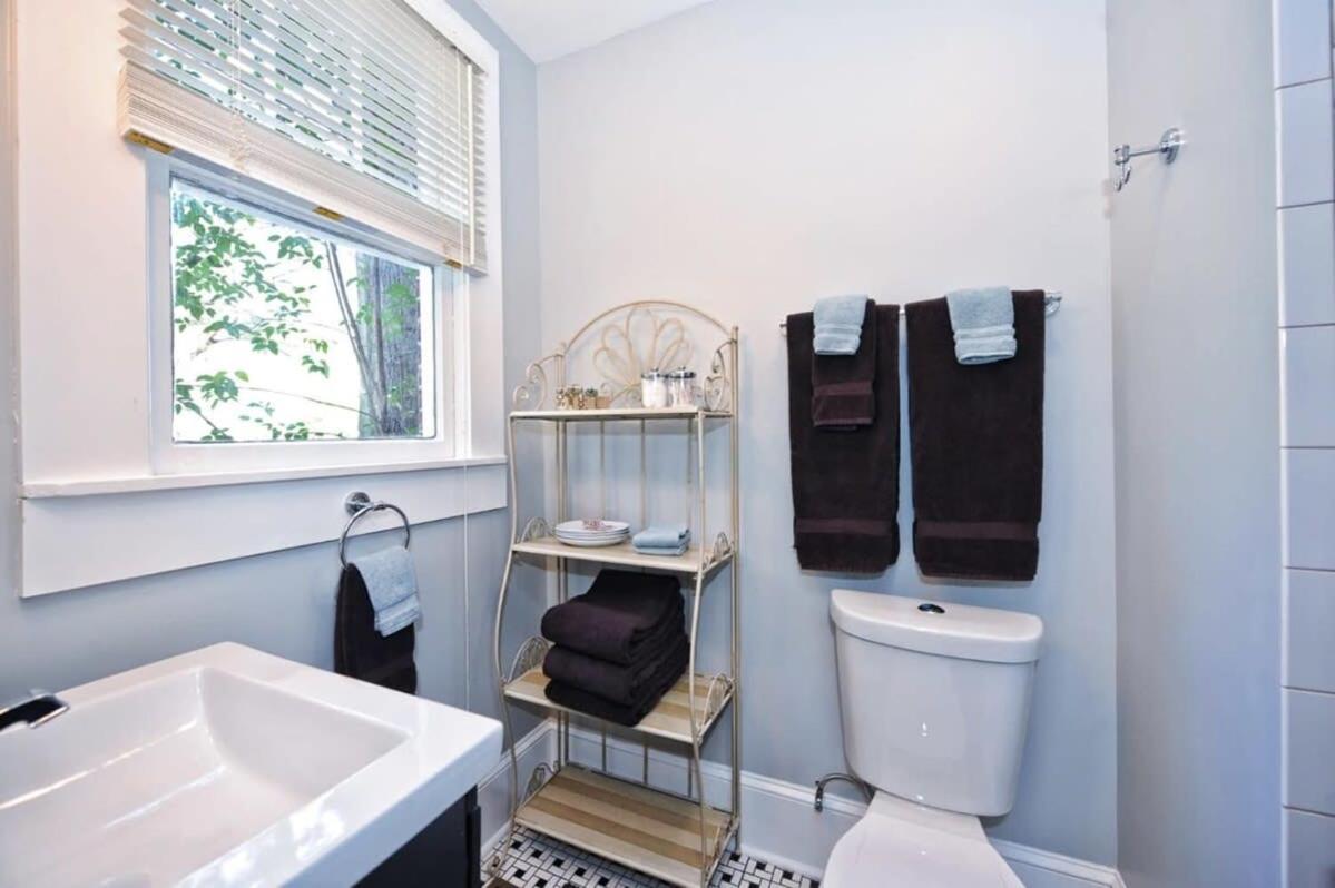 Stylish Myers Park 2 Bedroom With Screened Porch * Charlotte