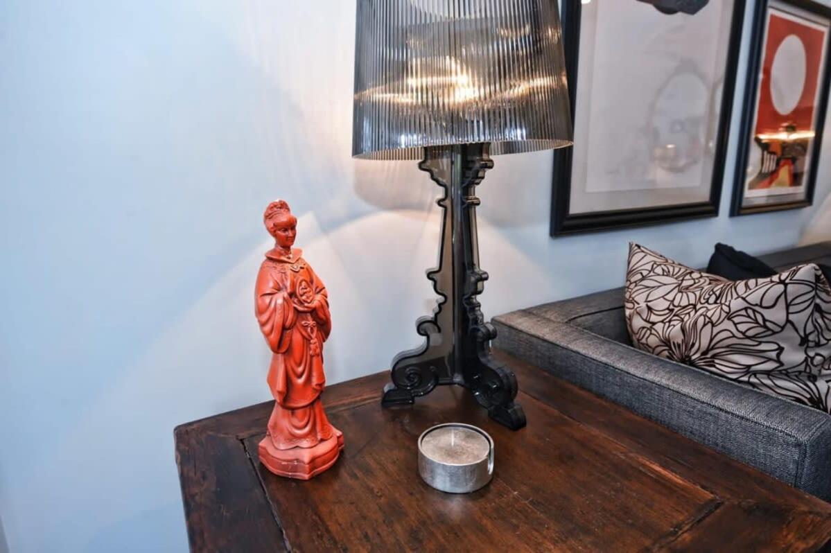 Stylish Myers Park 2 Bedroom With Screened Porch Holiday home