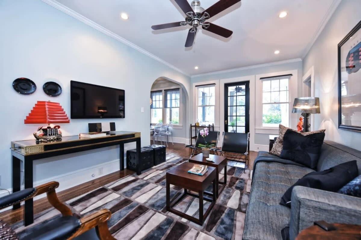 Stylish Myers Park 2 Bedroom With Screened Porch Holiday home