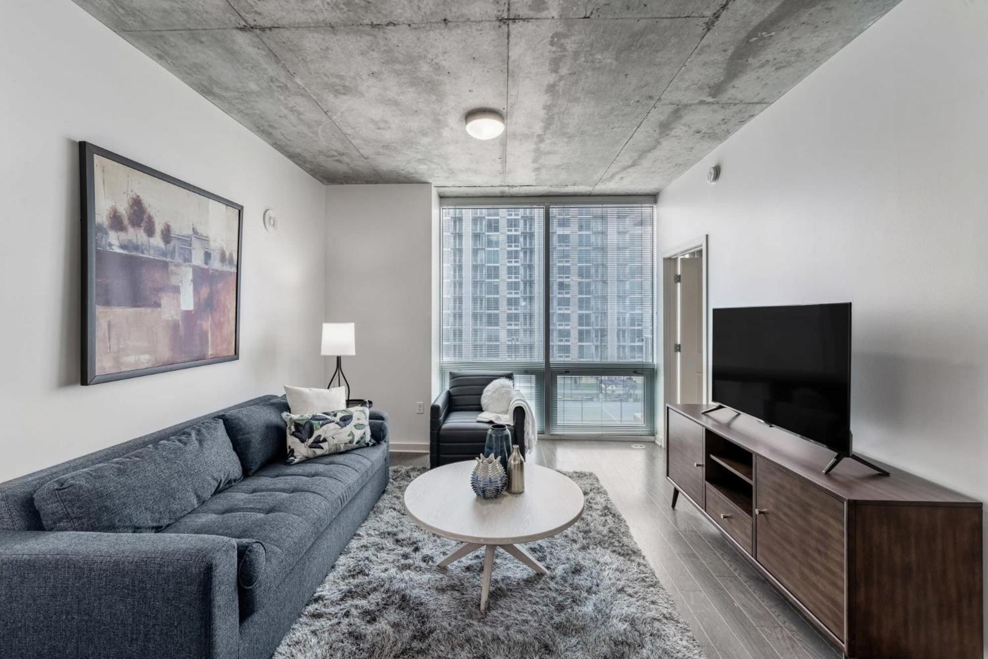 Apartment Skyhouse With Views In Uptown *