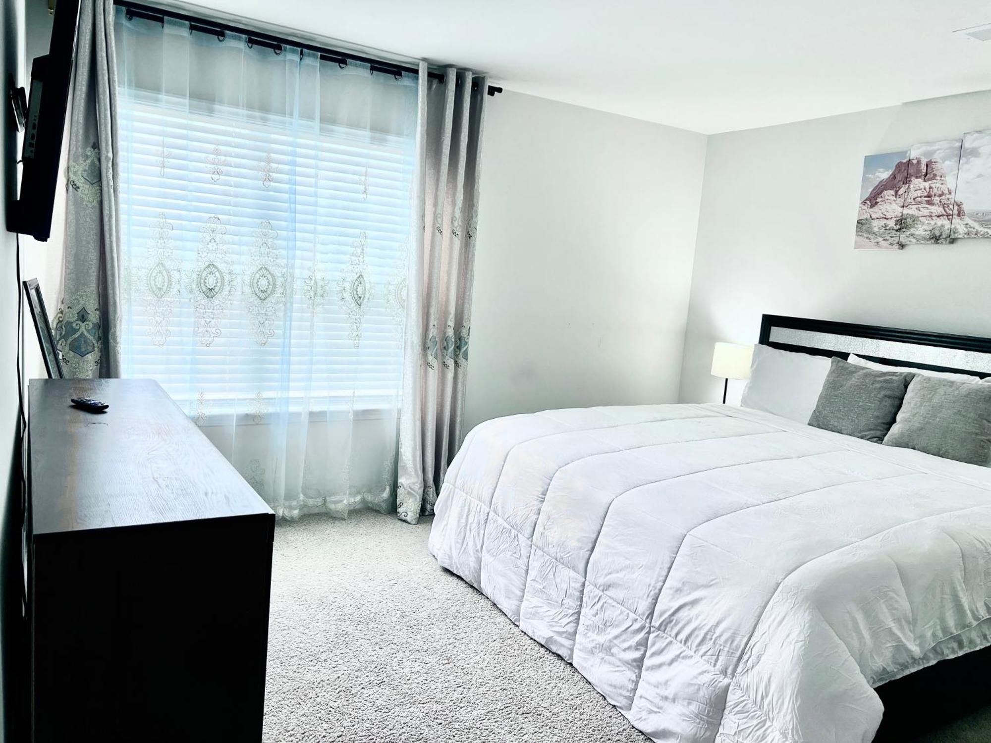 Spacious 4-bedroom House,6beds With Office Space Holiday home