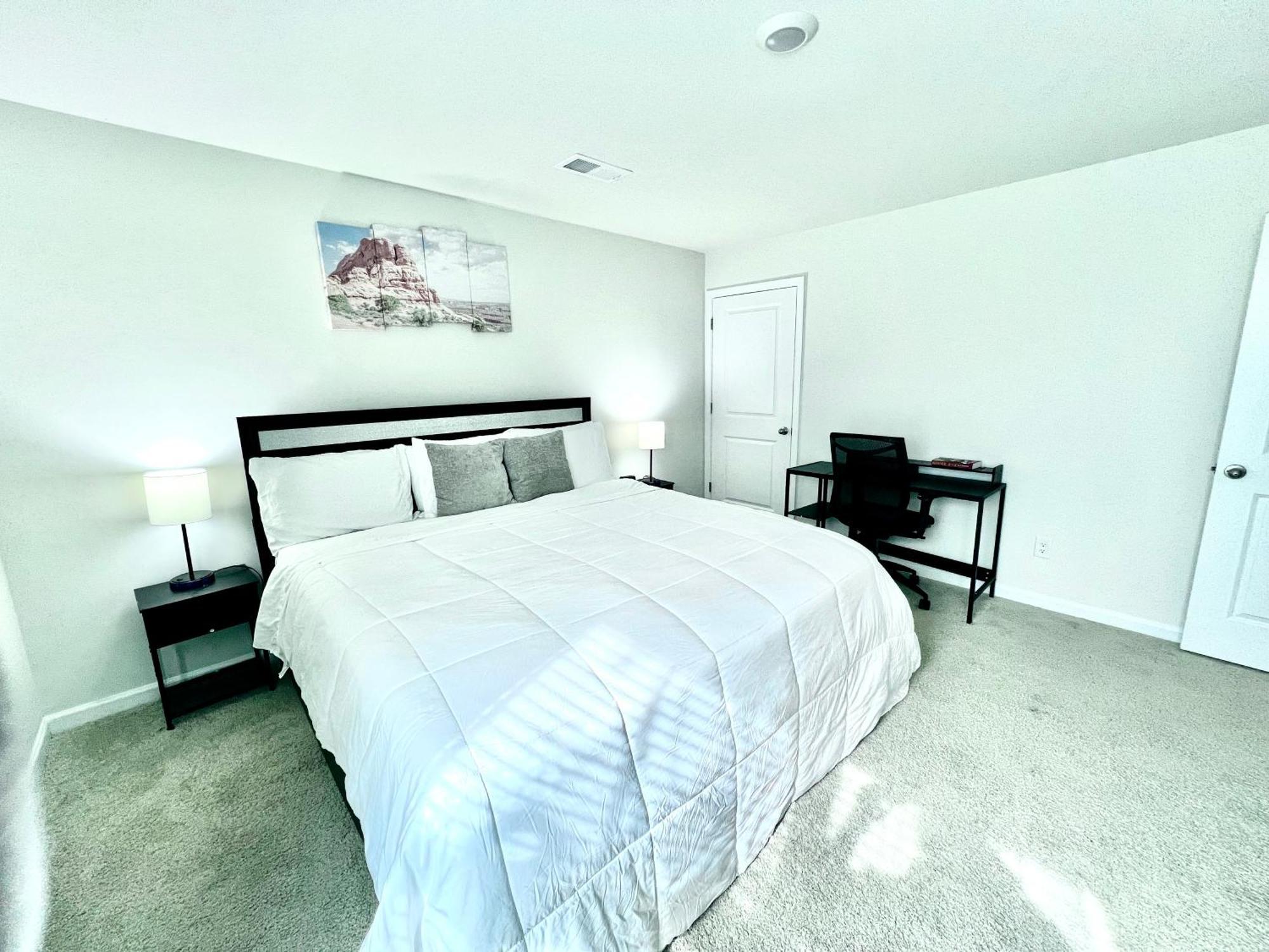 Spacious 4-bedroom House,6beds With Office Space *