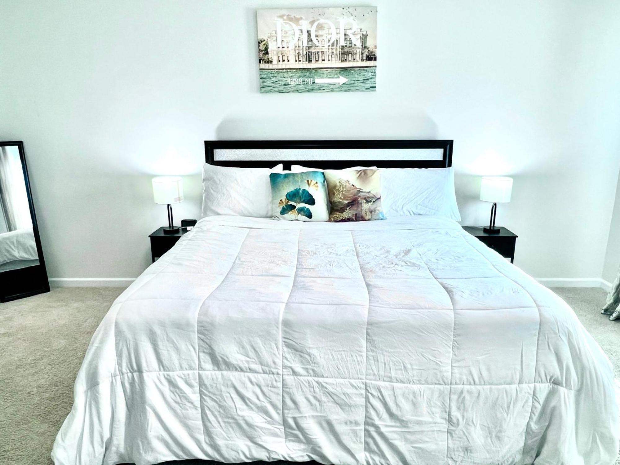 Spacious 4-bedroom House,6beds With Office Space