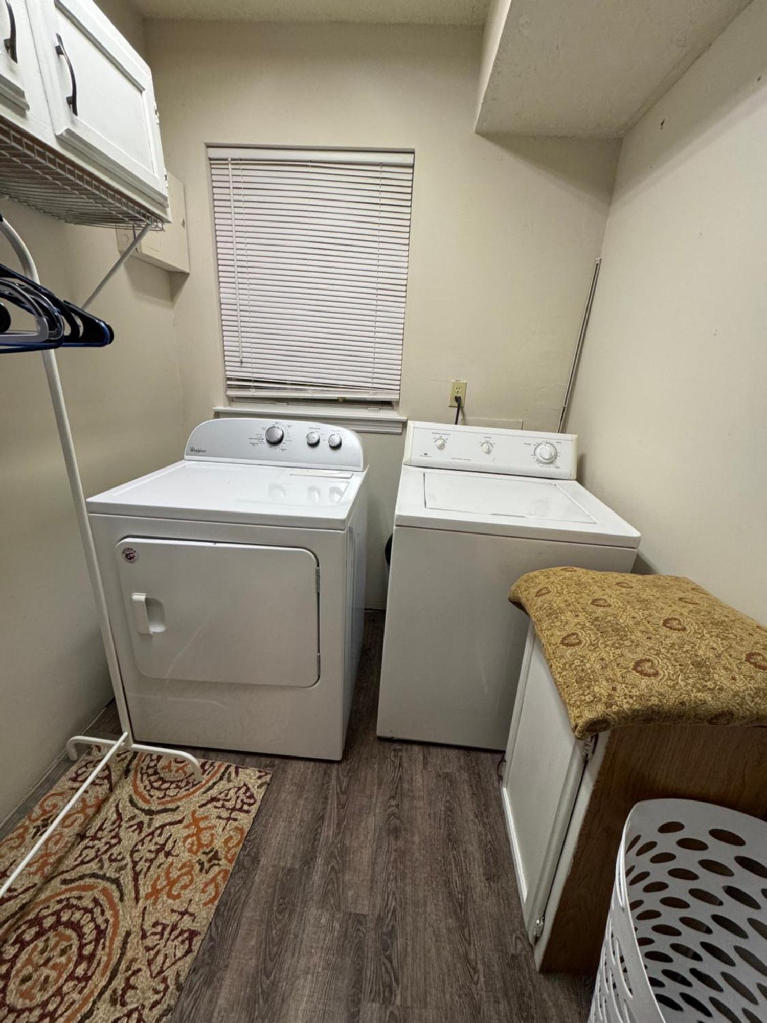 20min To International Airport! 10min To Pnc Music! Wifi Apartment *