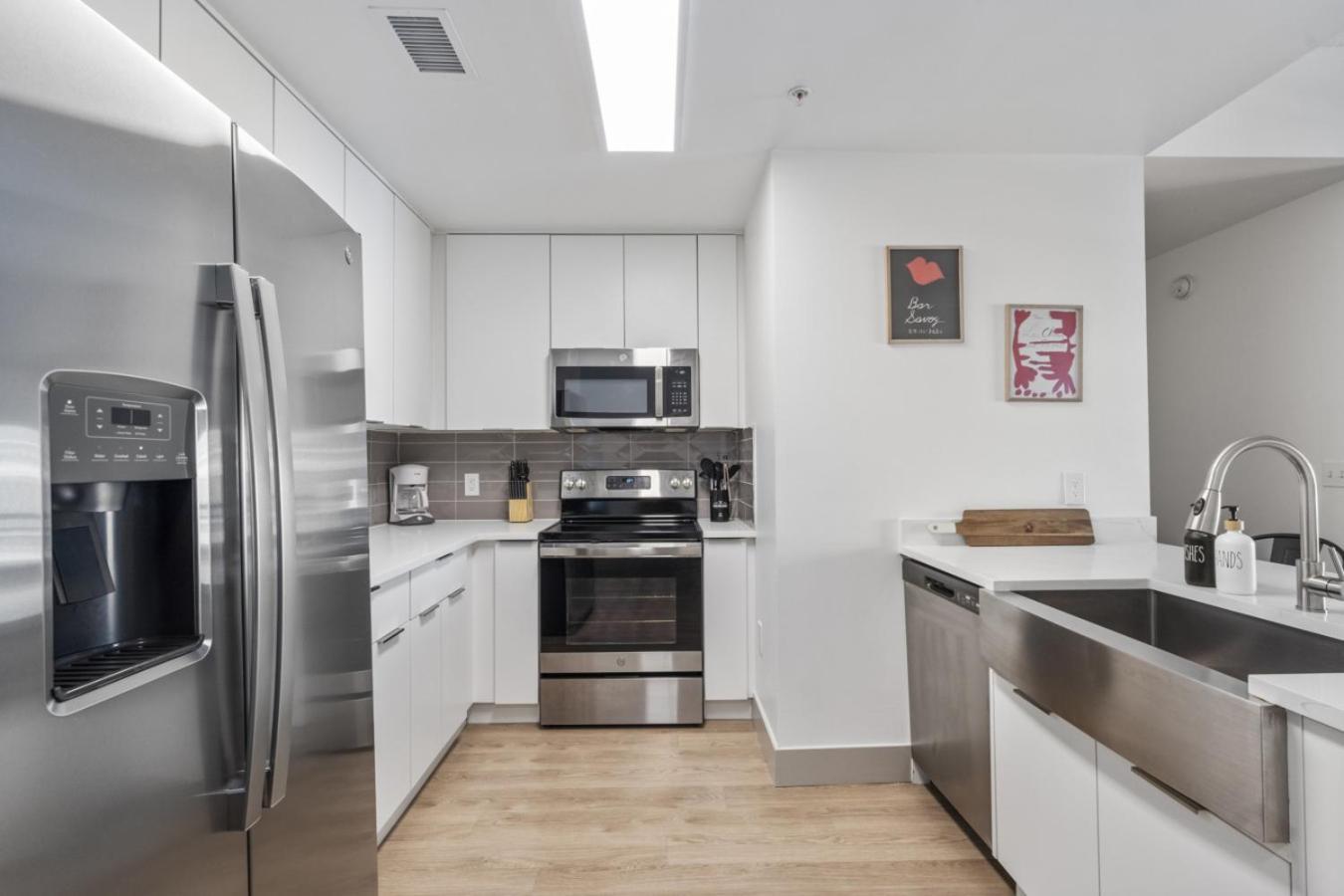 Apartment Queen Retreat - Parking, Views, Near Stadium Charlotte