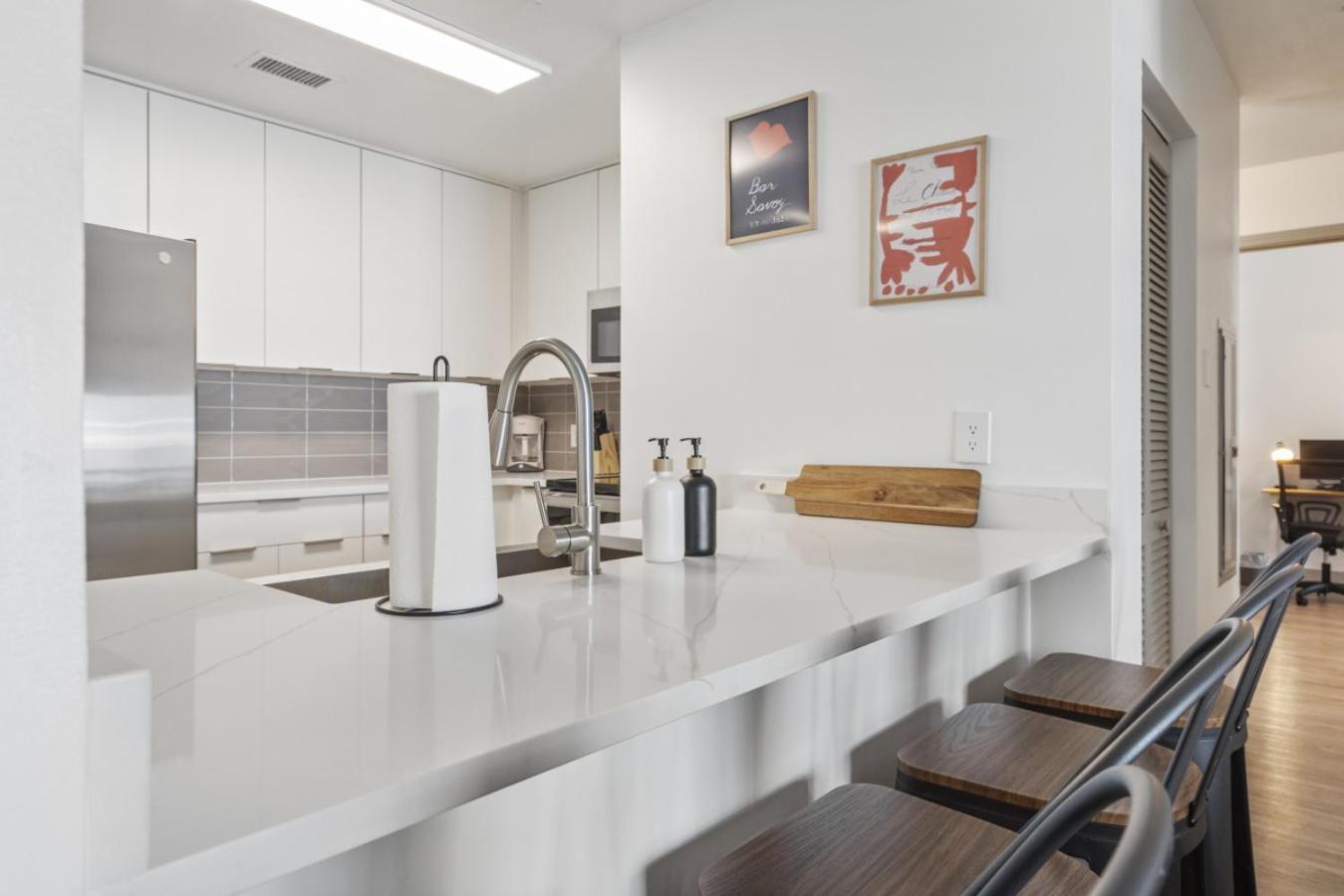 Queen Retreat - Parking, Views, Near Stadium * Charlotte