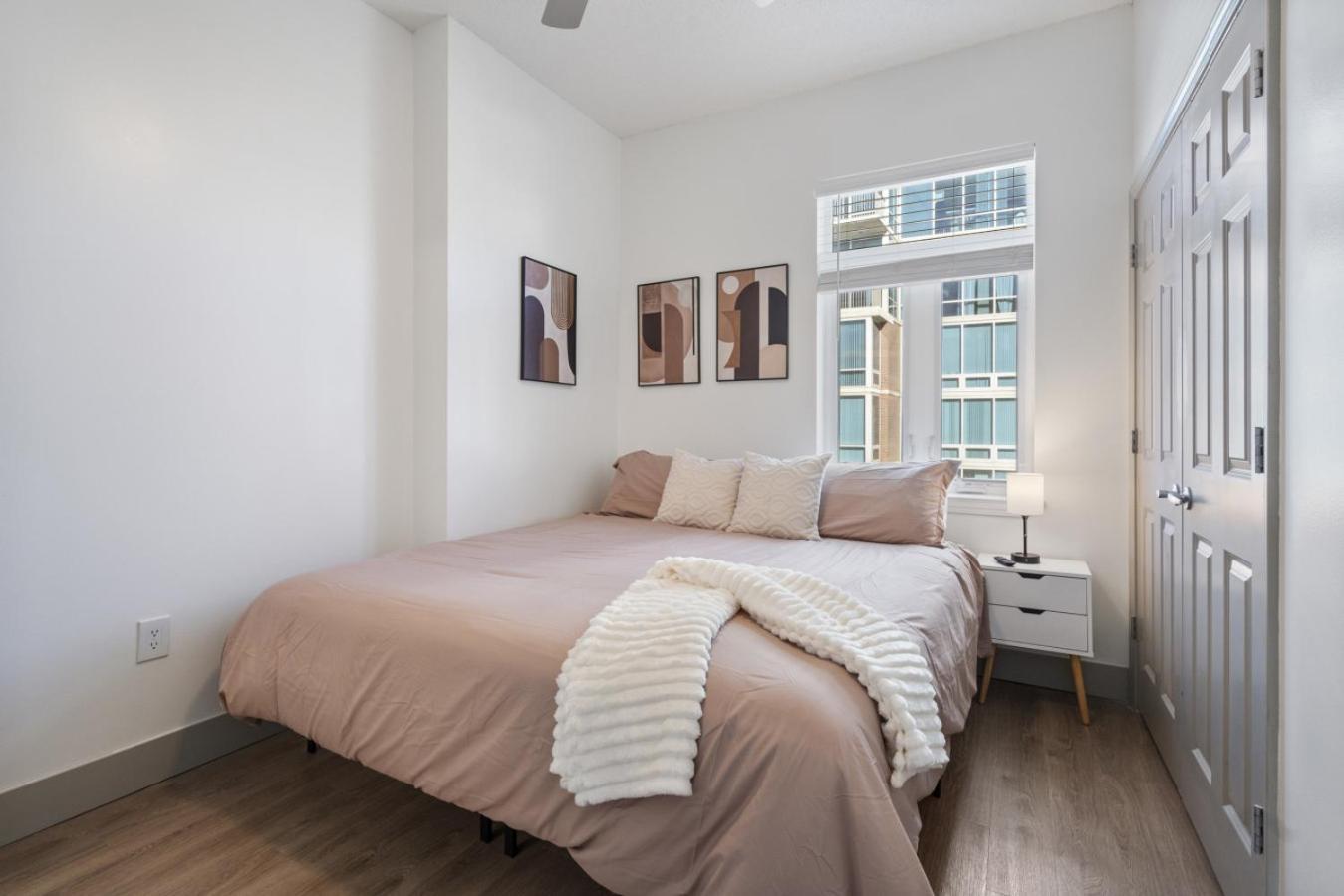 Queen Retreat - Parking, Views, Near Stadium * Charlotte