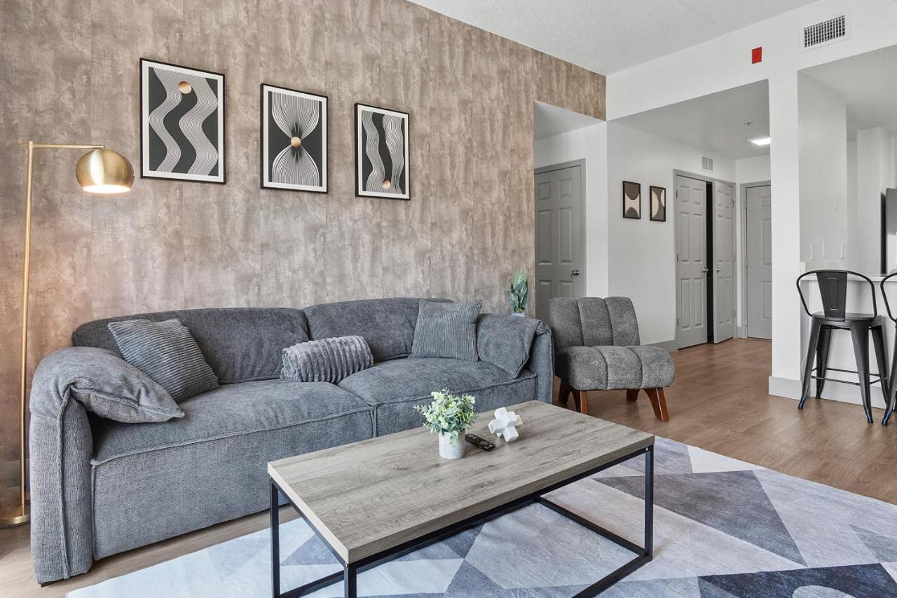 Apartment Midnight Marvel - Amazing Views, Free Parking *