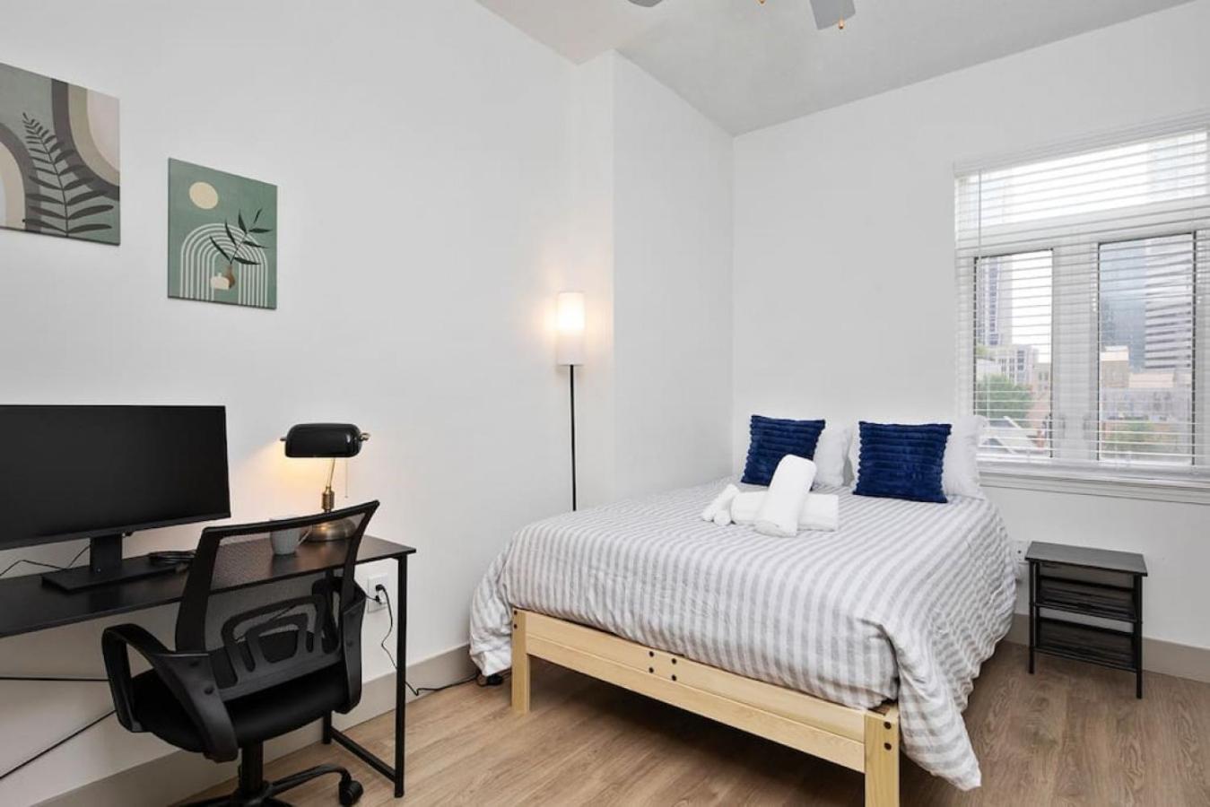 Apartment Stylish 4 Bed - 2 Mins To Stadium - Free Parking - Gym - Views *