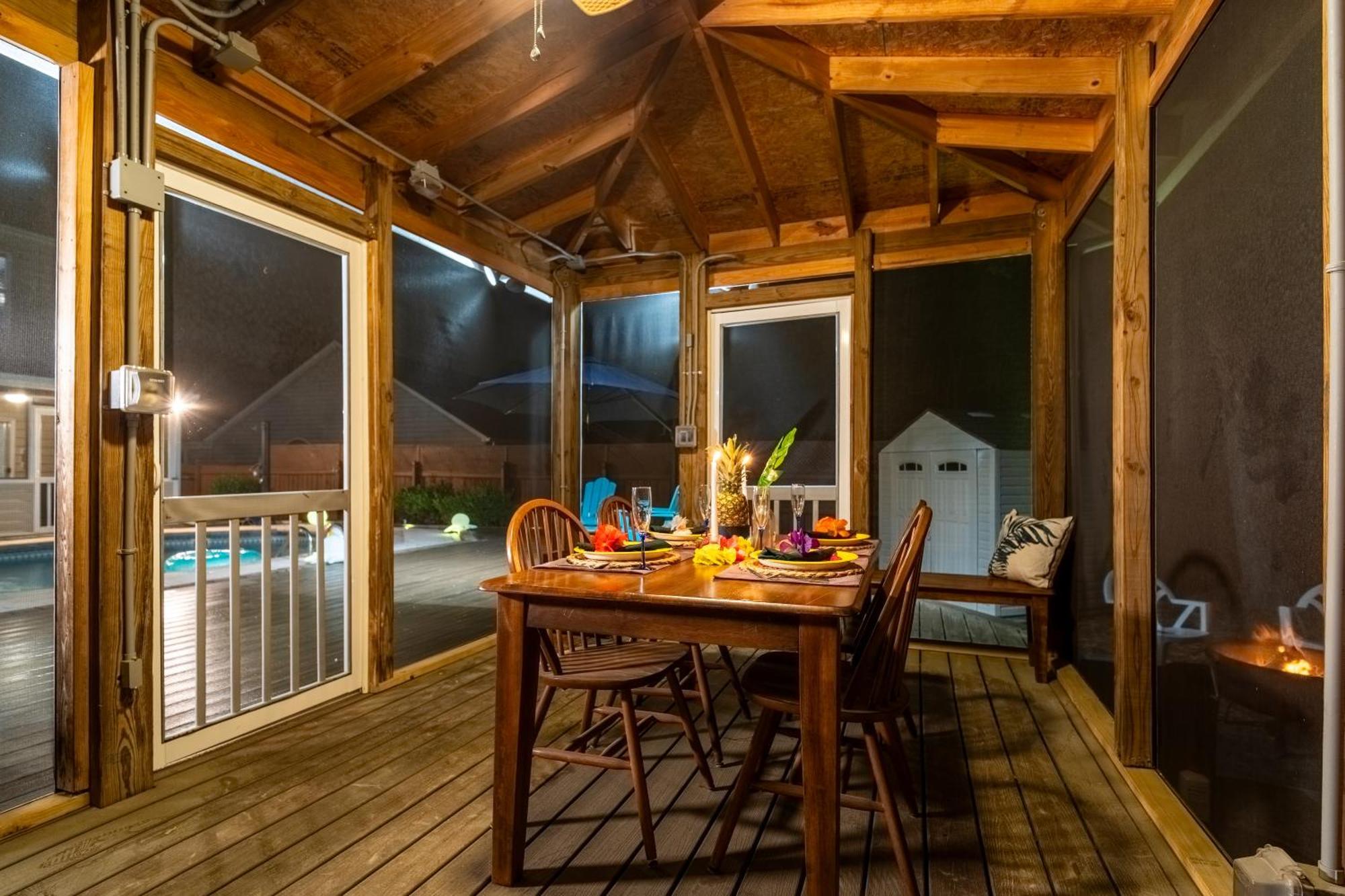 Tiki Hut, Bar, Kitchenette, Grill, Firepit At Pool Apartment
