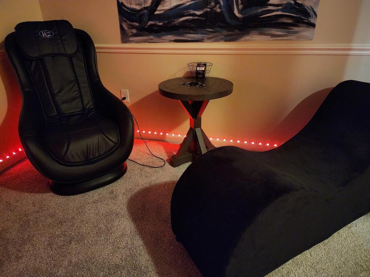 Apartment Two Couple Up - Adults Only! Instant Let's Play