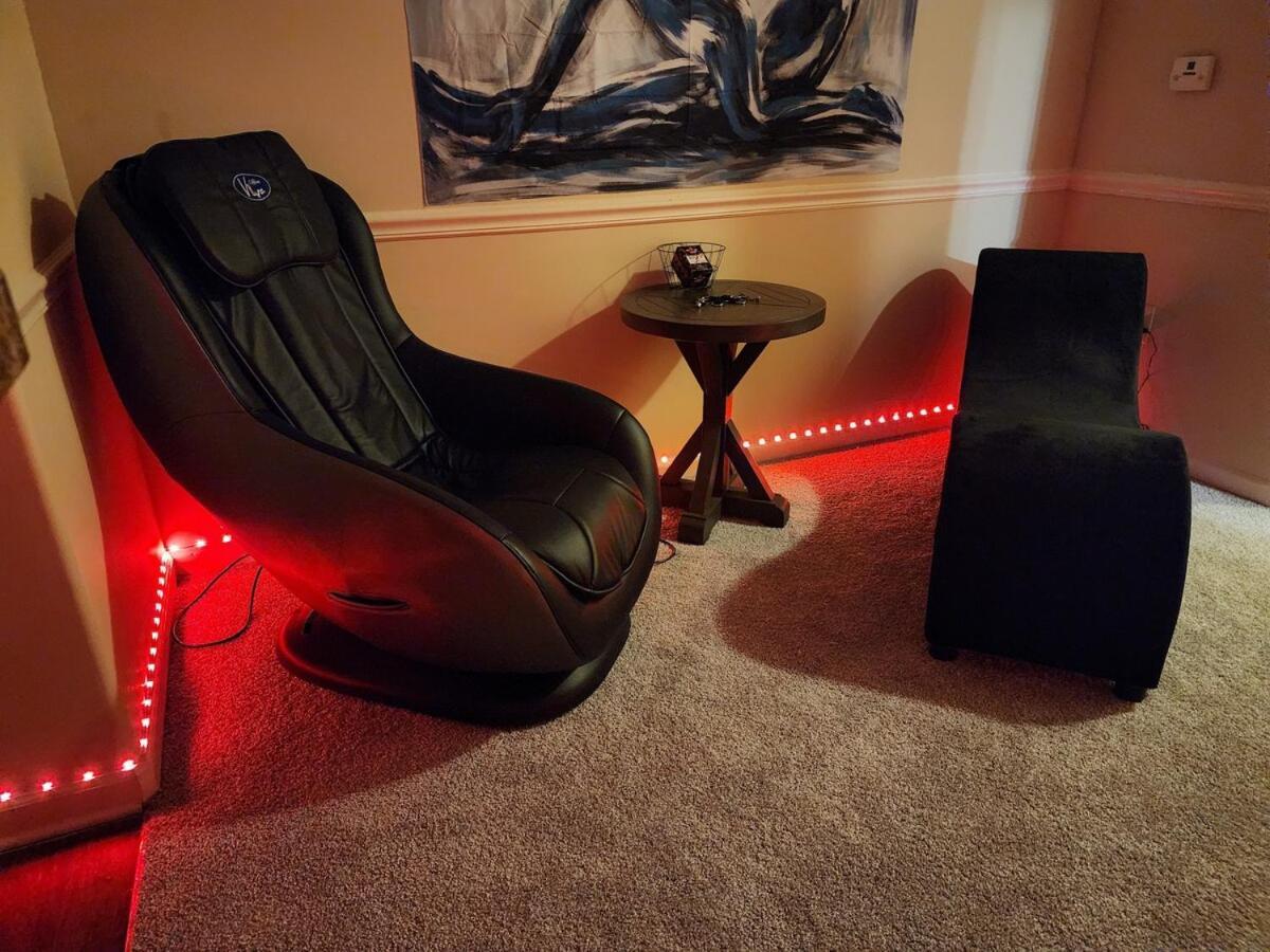 Apartment Two Couple Up - Adults Only! Instant Let's Play