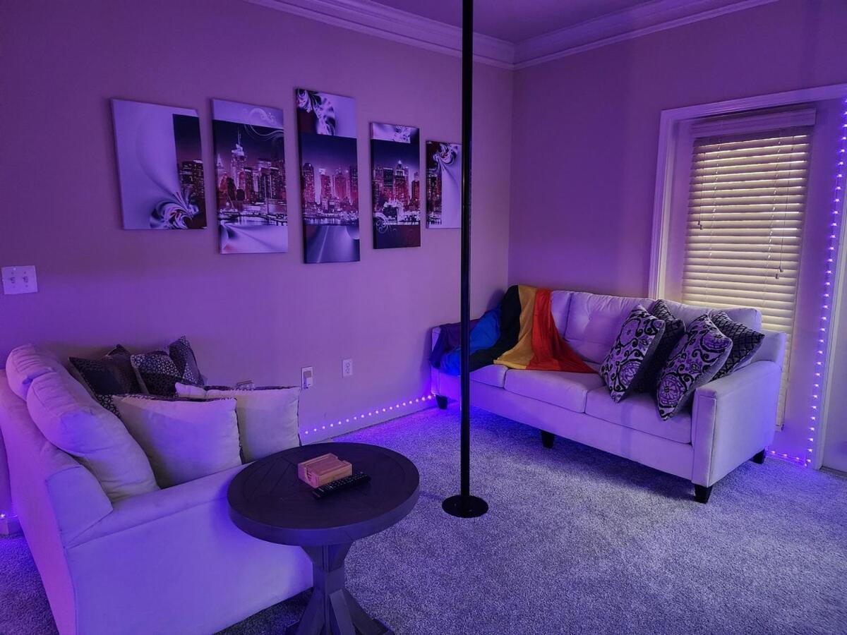 Apartment Two Couple Up - Adults Only! Instant Let's Play
