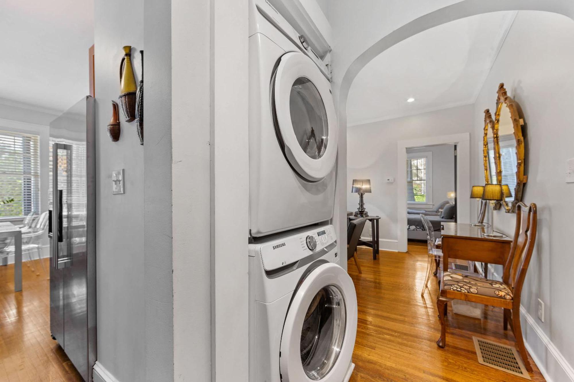 Stylish Myers Park 2 Bedroom With Screened Porch Holiday home *