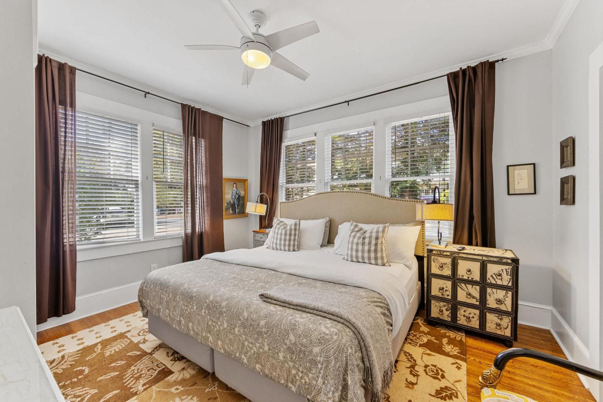 Stylish Myers Park 2 Bedroom With Screened Porch Holiday home Charlotte