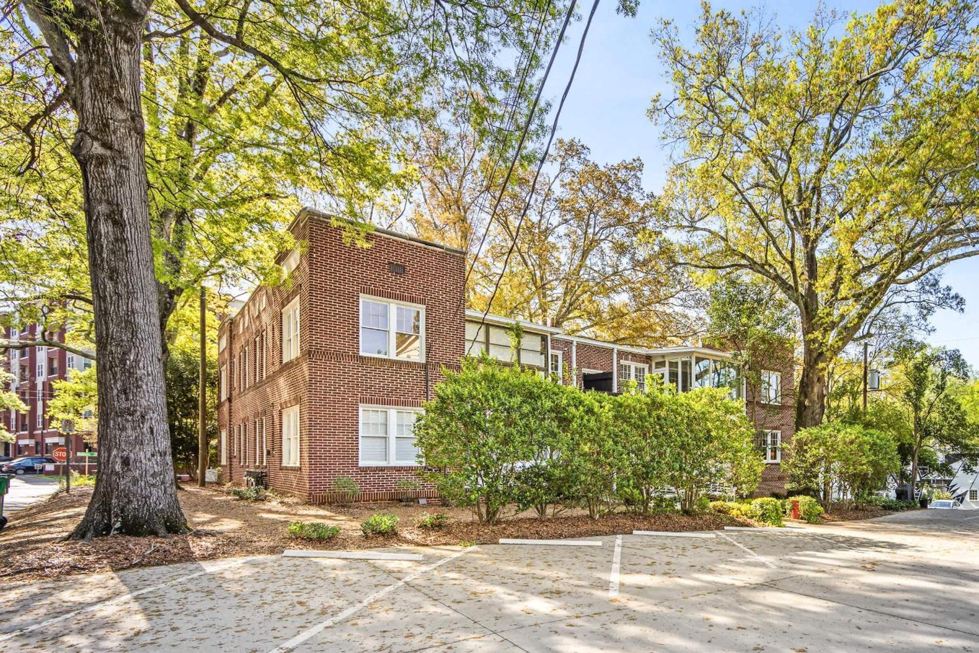 Stylish Myers Park 2 Bedroom With Screened Porch Holiday home