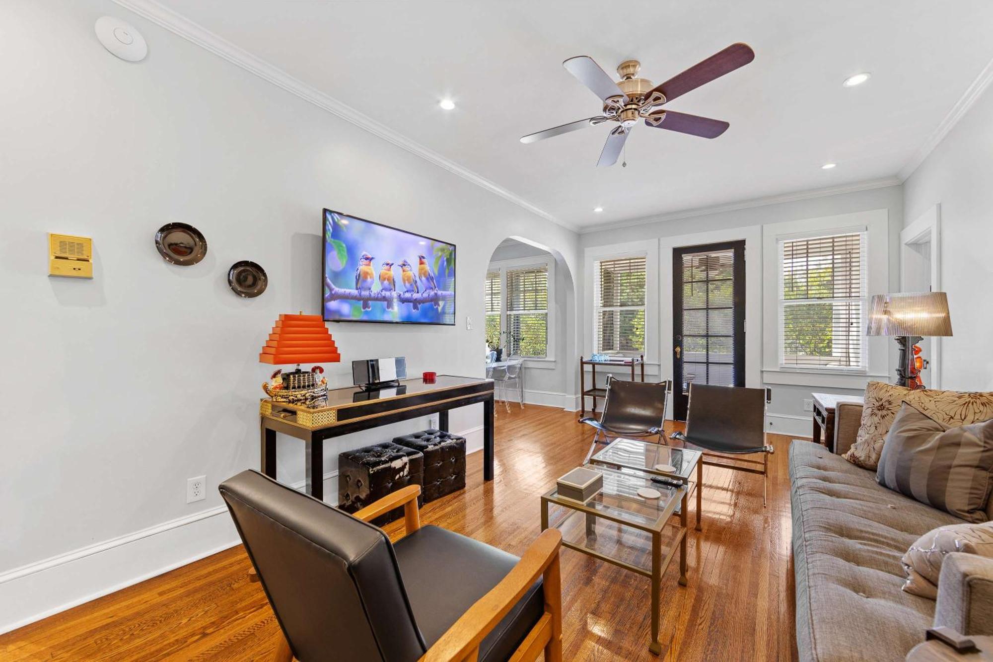 Stylish Myers Park 2 Bedroom With Screened Porch Holiday home Charlotte
