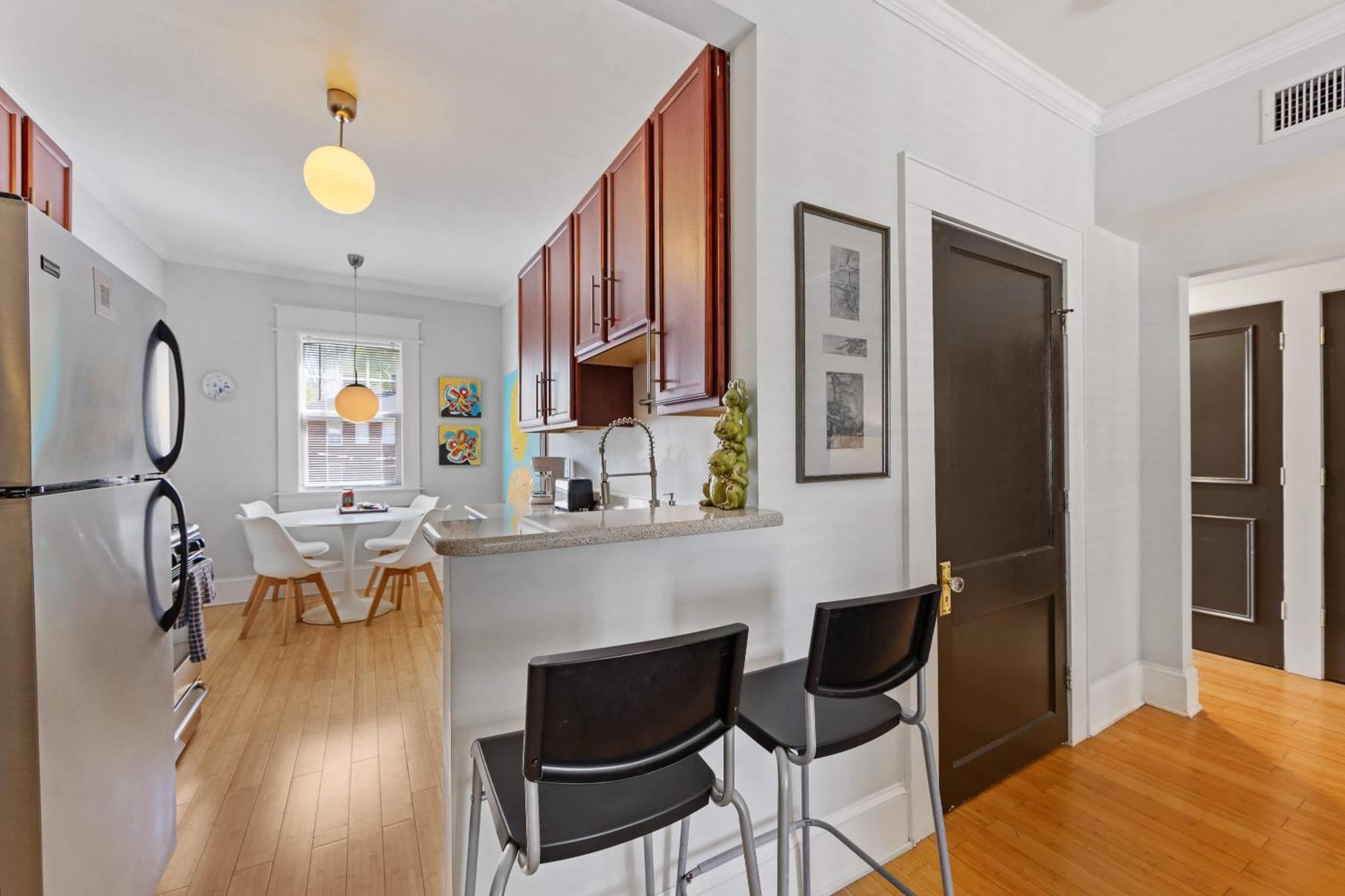 Chic 1 Bedroom Units Near Dilworth Holiday home *