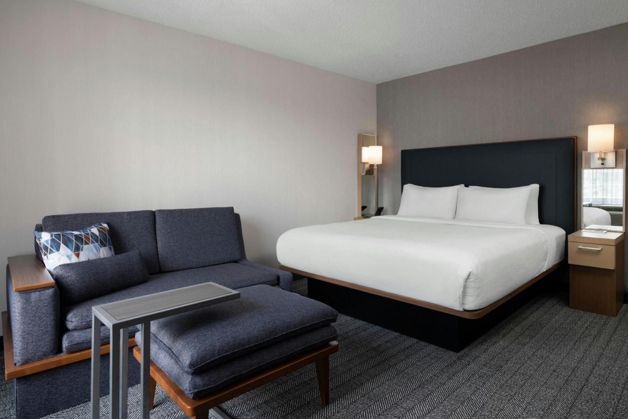 Courtyard Center 3* Charlotte