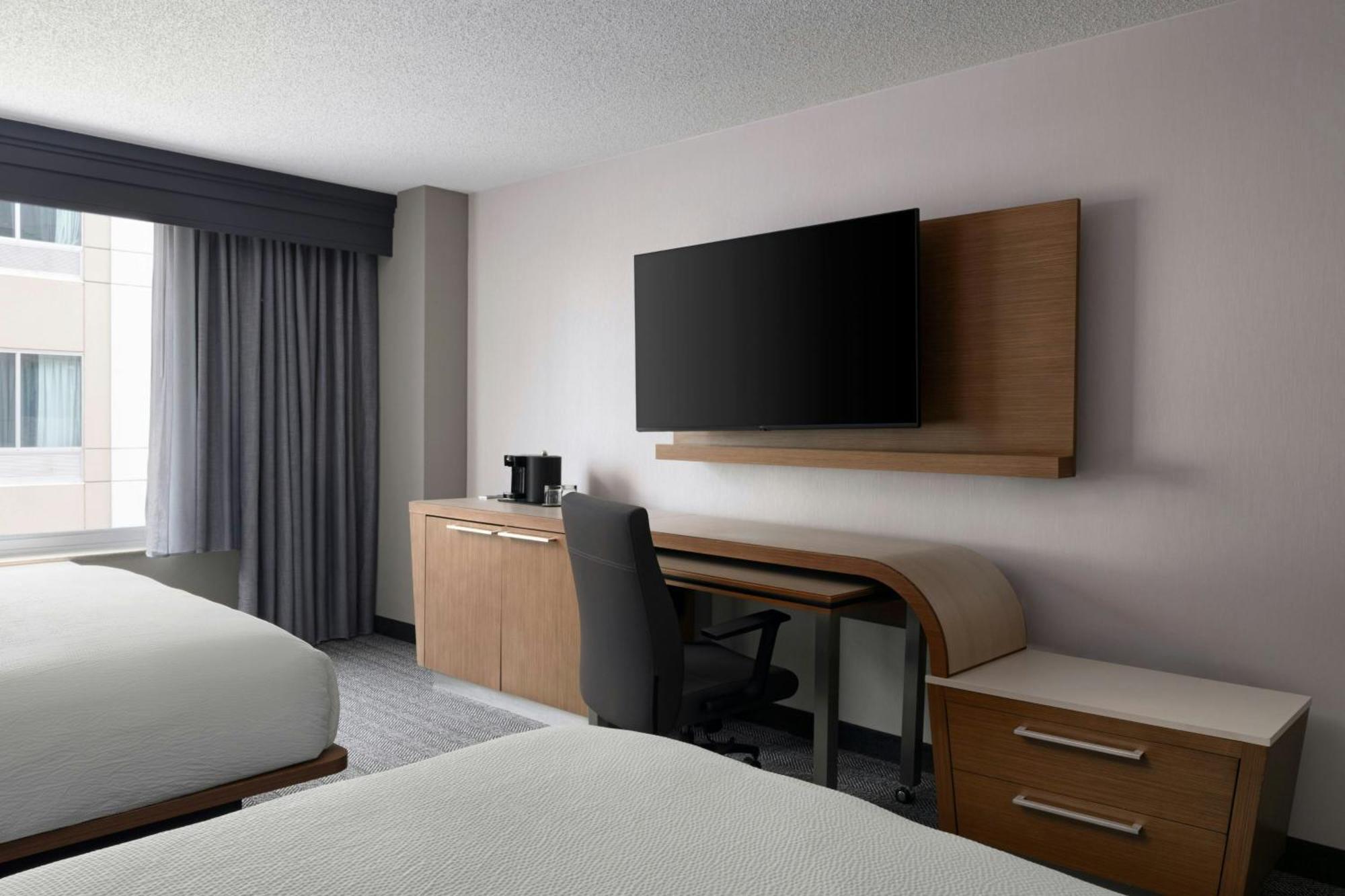 Courtyard Center Hotel Charlotte